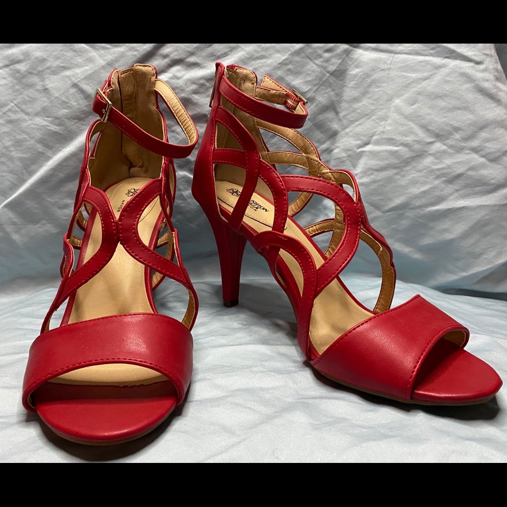 🍍🍍Avon Cushion Walk Strappy Heels